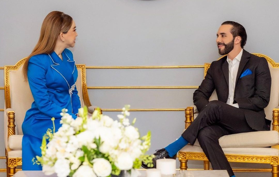 presidente-nayib-bukele-sostiene-reunion-con-duena-de-la-organizacion-miss-universo